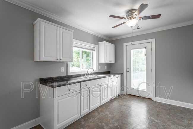 Building Photo - 416 Jadie Ln