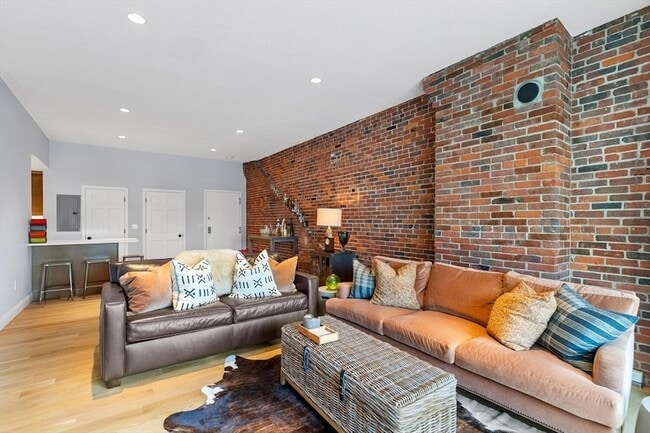 Photo - 28 Atlantic Ave Unidad 618