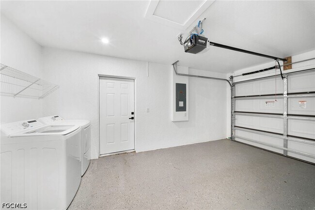 Building Photo - 668 Chemstrand St E