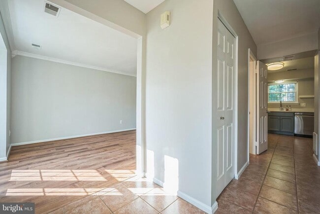 Photo - 14801 Basingstoke Loop