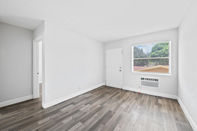 Photo - 1761 Ali Baba Ave Unit #5