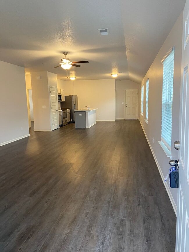 Photo - DON’T WAIT — PRE-LEASING NOW! 3 Bed + 2 Bath Home in Oak Wood