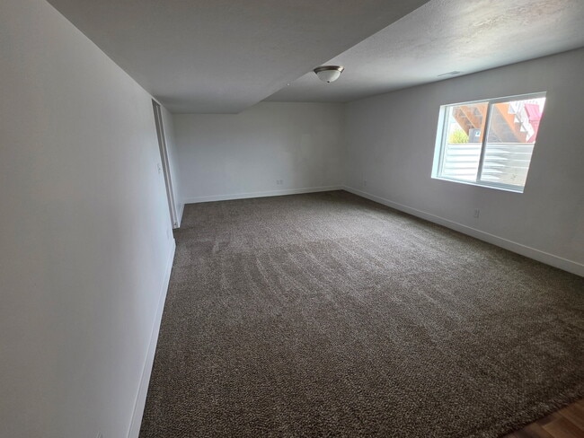 658 N Butte Ln Unit Basement