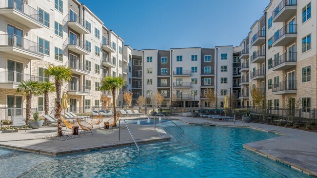 Photo - 555 Promenade Pkwy Unidad 399.521068