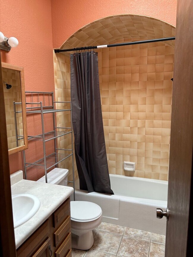 Photo - Charming 2 Bed/ 2 Baths Near Everything !