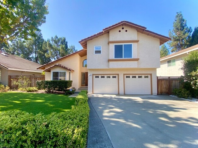 Building Photo - Spacious 4-Bedroom Irvington Home with Mod...