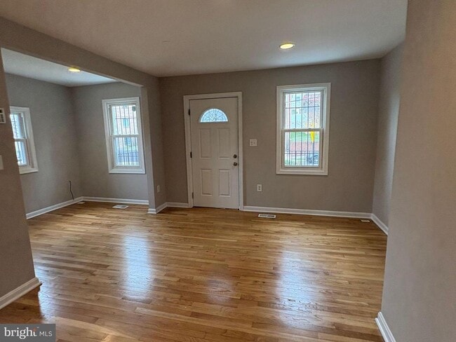 Photo - 5126 Call Pl SE