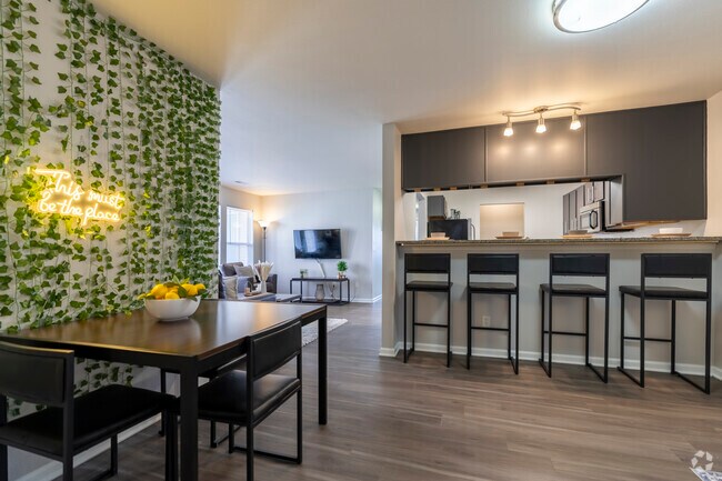 4BD, 4 BA - 1,412SF - Spartan - Dining Room