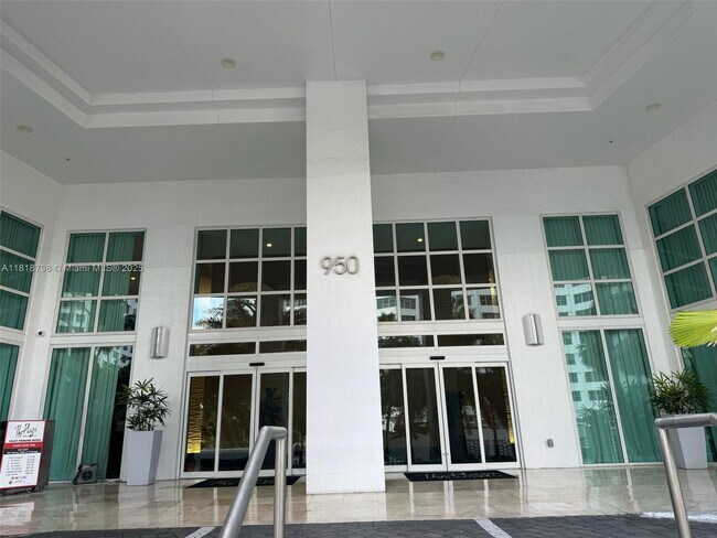 Photo - 950 Brickell Bay Dr Apartamento Unidad 2703