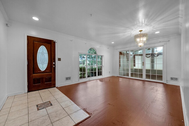 Photo - 2221 Avenue W26th St