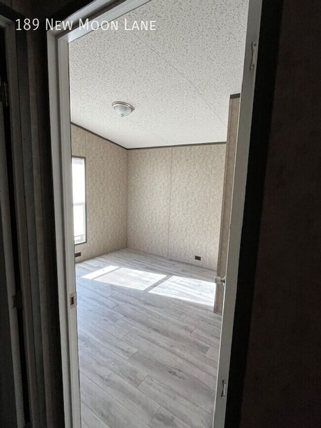 Photo - 189 New Moon Ln