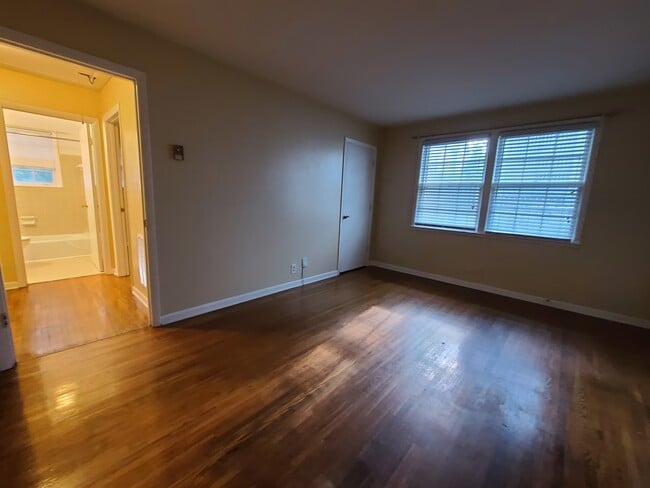 Photo - 2907 W Linden Ave Unit B