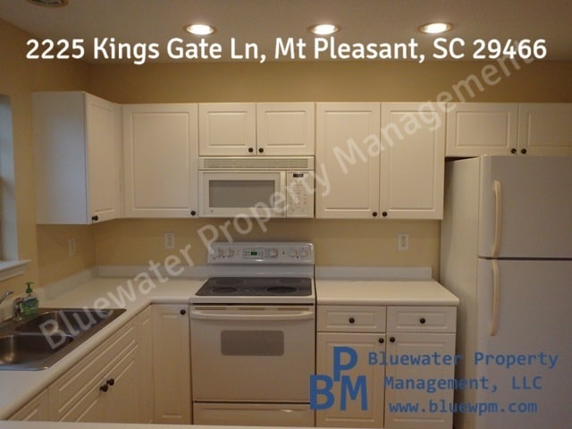 Photo - 2225 Kings Gate Ln