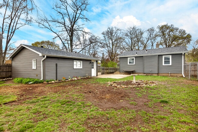 Photo - 903 Merrill Ave