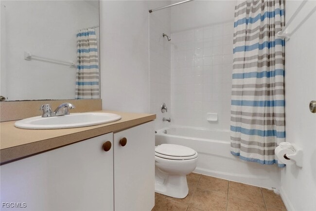 Building Photo - 4214 Bellasol Cir Unit 824 Rental