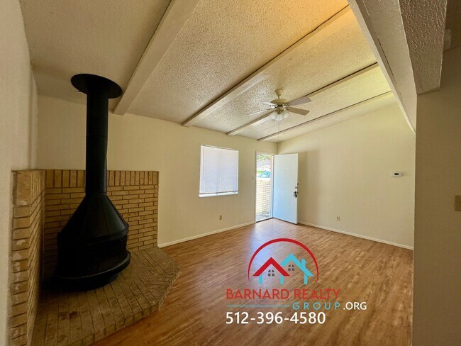 Photo - Available Now: 2 bed/1 bath duplex with fenced yard available now!