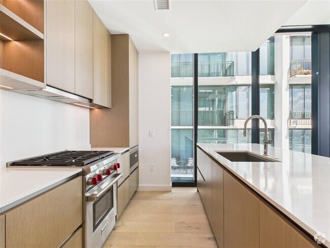 Building Photo - 610 Davis St Unit 2808 Rental