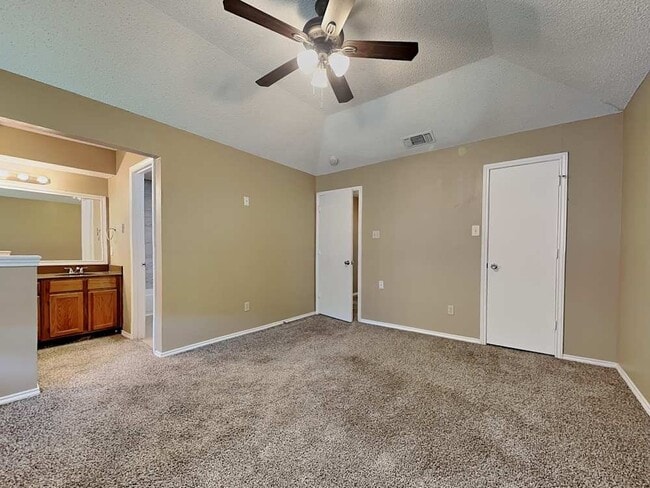 Building Photo - 2127 Chapel Downs Dr