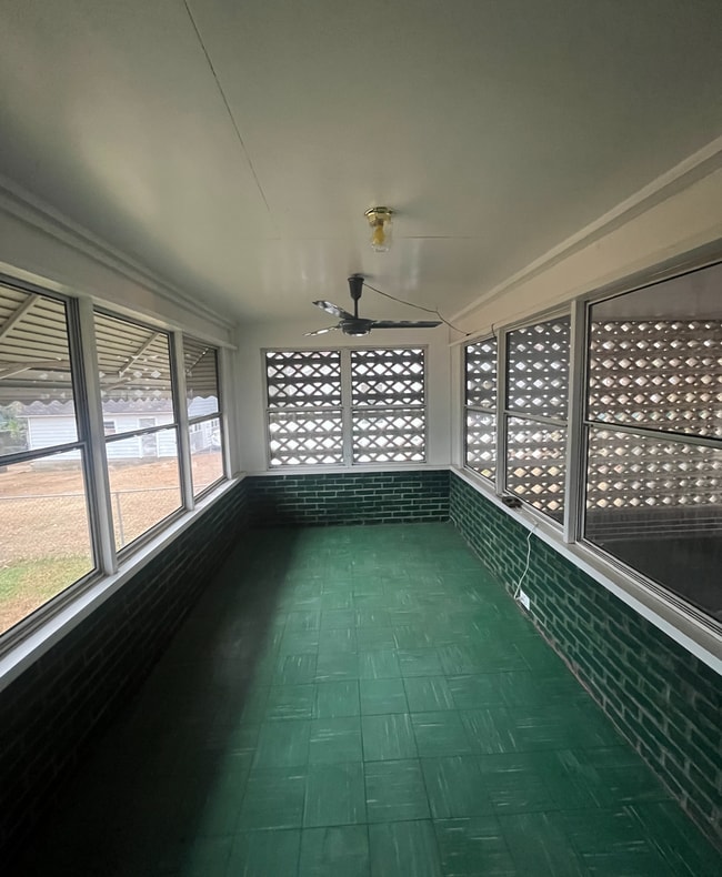 Photo - 15 Fairlane Cir