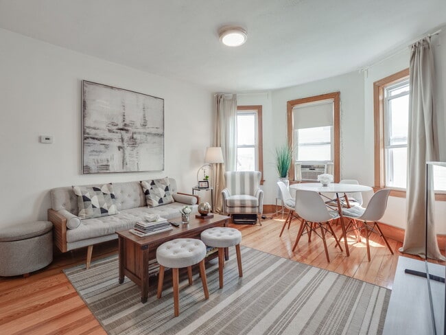 Photo - 354 Beacon St Unidad 2