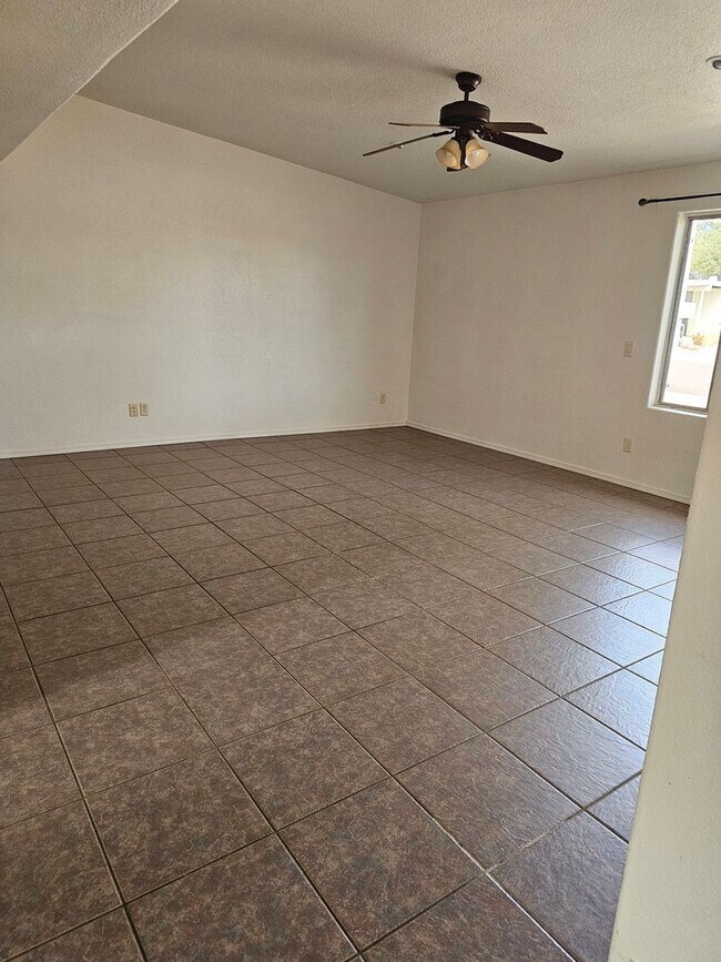 Photo - 5018 E Evergreen Dr