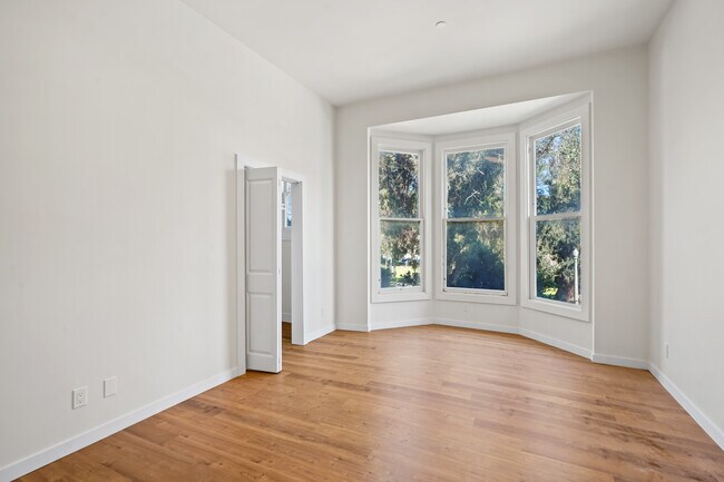 Photo - 124 Lyon St Unit 126