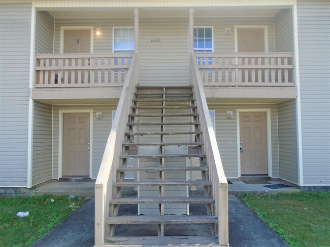 Building Photo - 1603 Glenn St SW Unit 1603 Glenn St #4