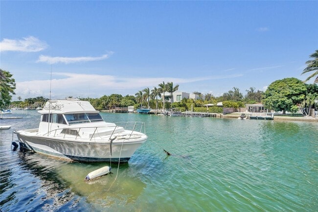 Photo - 1945 Calais Dr Unit 9