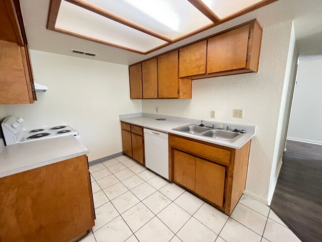 Photo - 814 Almond St Unit 814 Almond St #B