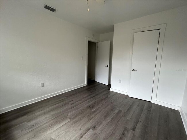 Photo - 243 Avenue L NE