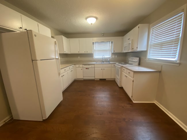 Photo - 1705 Toll Gate Rd SE