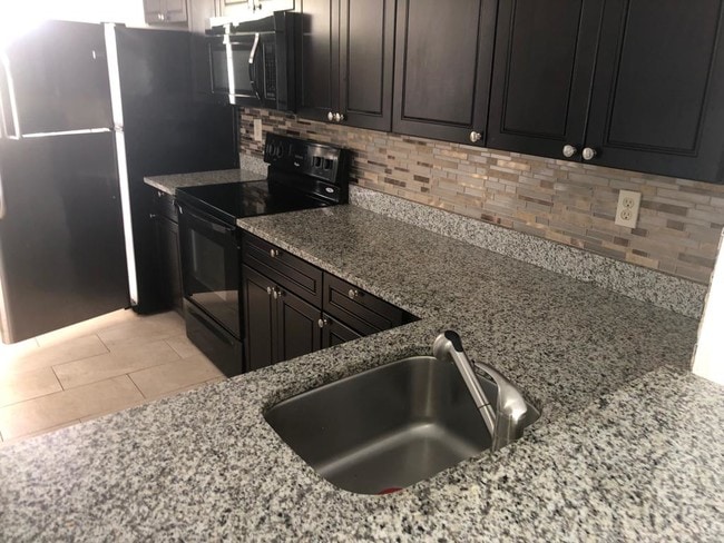 Photo - 7795 Grande St