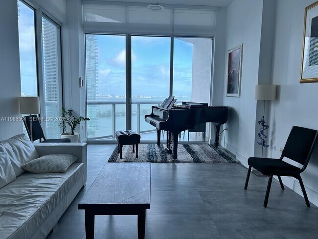 Photo - 480 NE 30th St Unidad 2206