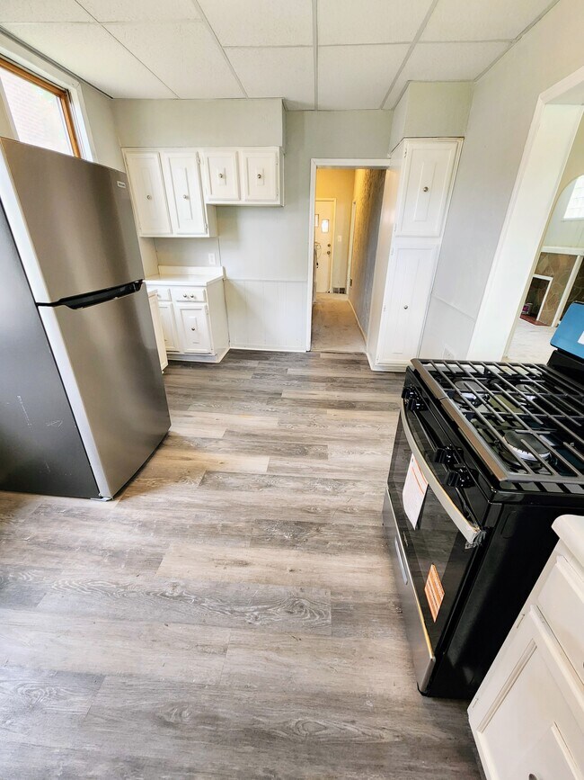 Photo - 2937 Chester St