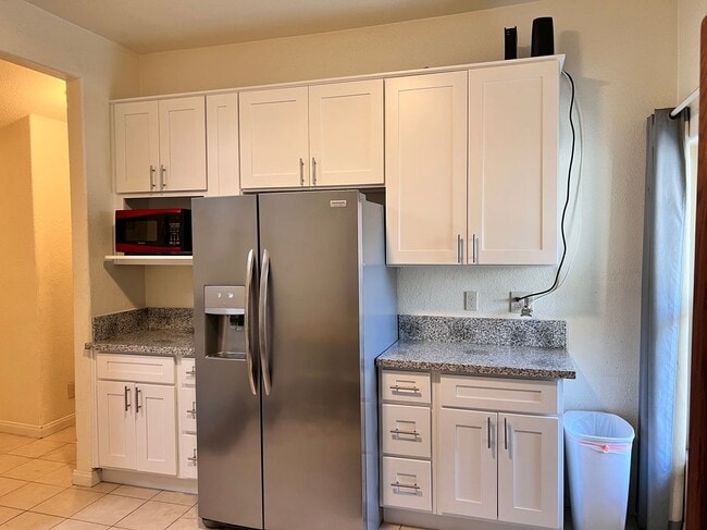 Photo - 1827 Gardenia Ave Unidad B-4