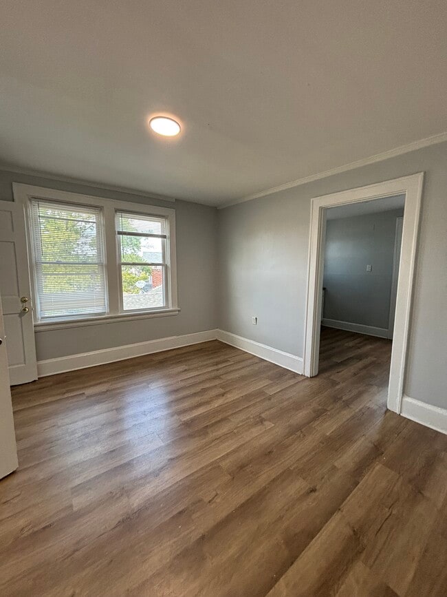 Building Photo - 5538 Montgomery Rd Unit 2