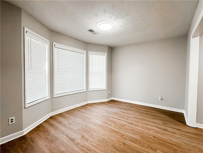 Photo - 5142 Farm Pl Dr NE