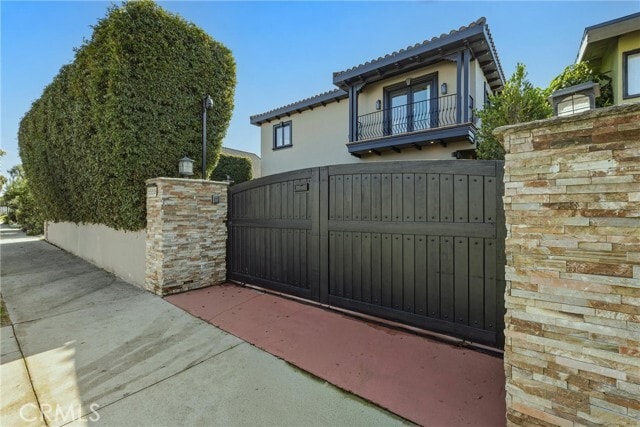 Building Photo - 5558 Edgewood Pl