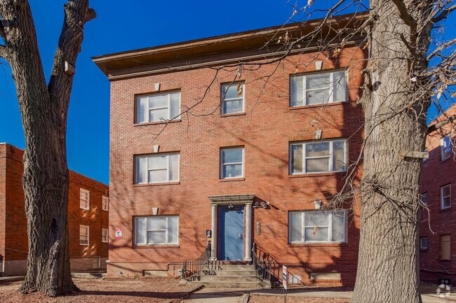 Building Photo - ***MOVE-IN SPECIAL***  Pet Friendly - Comp... Unit 6 Rental