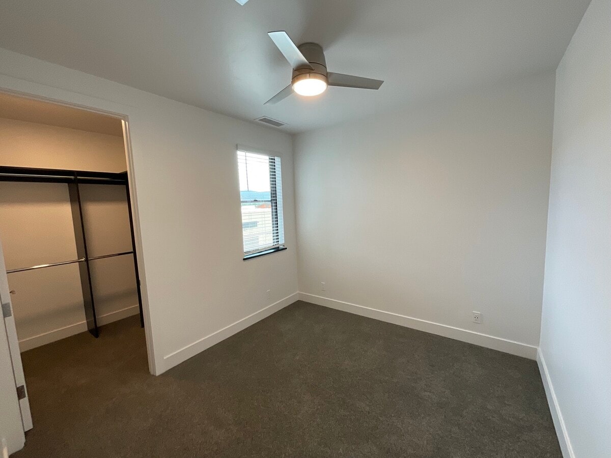 Photo - 2051 Cross St Unidad 103