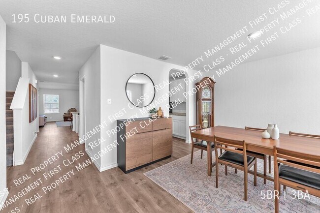 Photo - 195 Cuban Emerald