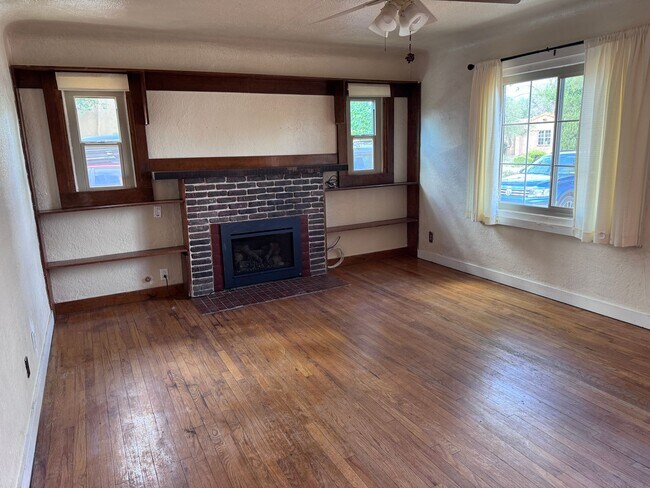 Photo - 2 Bedroom, 1 Bathroom Home near Nob Hill/UNM/UNMH