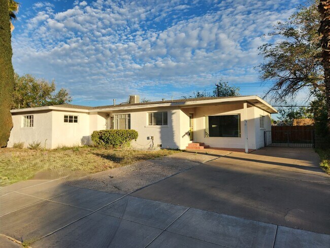 Photo - 414 Phillips Dr