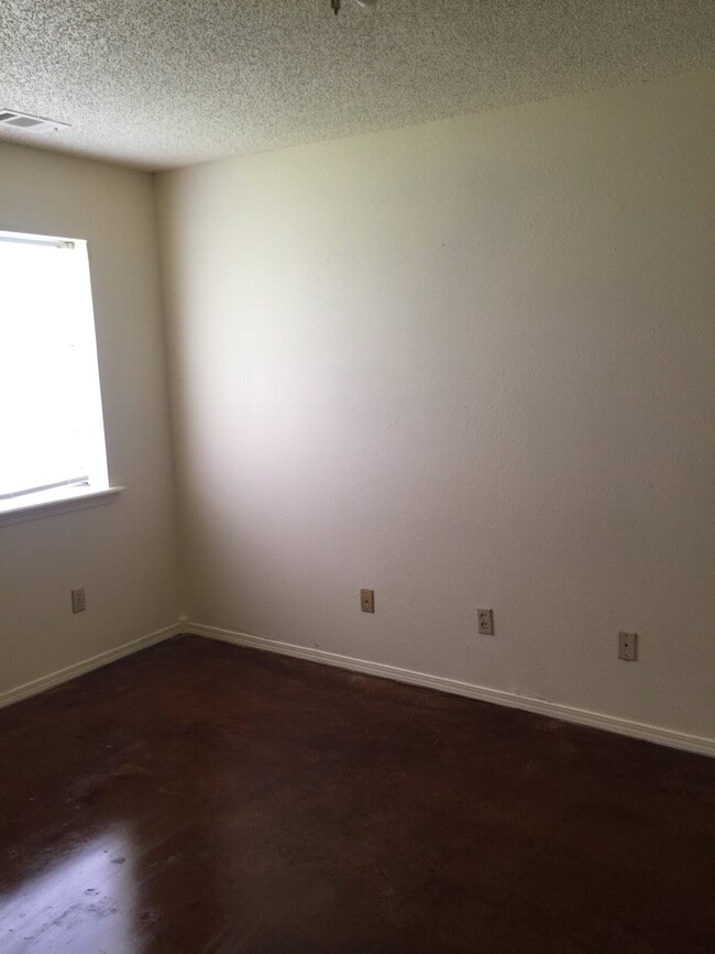 Photo - 687 Jill St Unit Apt B