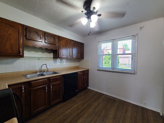 Photo - Charming Two Bedroom Condo in Saint Joseph