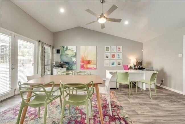 Photo - 9666 Scyene Rd Unidad 108