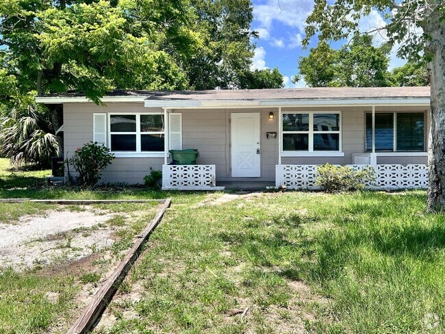 Building Photo - 503 Ave H SE Unit 503 Rental