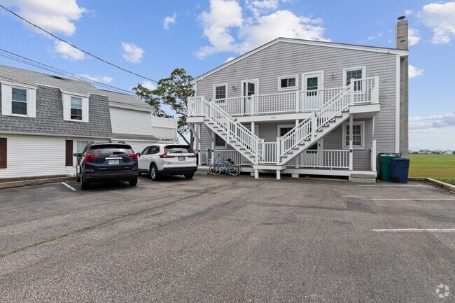 Building Photo - 497 Winnacunnet Rd Unit 4 Rental