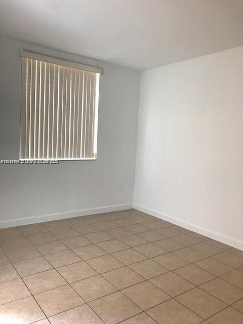 Photo - 1650 NE 33rd Ave