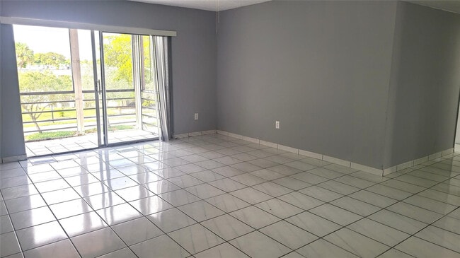 Photo - 2800 NW 56th Ave Unit A305